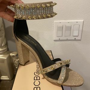 Gold Chase and Chloe heeled Sandal 8.5